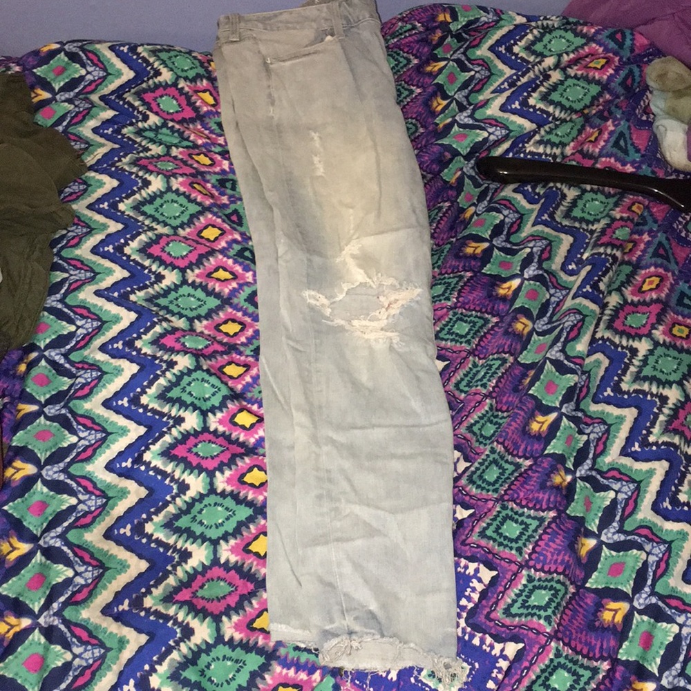 LIGHT WASH 360 STRECH AMERICAN EAGLE JEANS